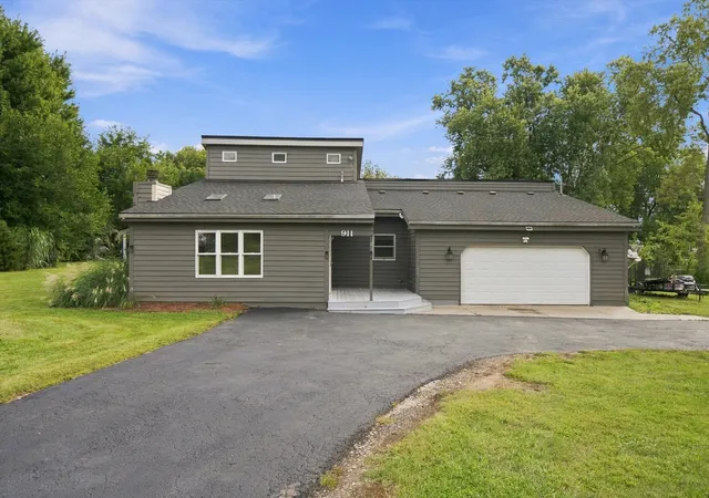Photo 3 of Single family home for sale at 911 Kohley Rd, Lisle, IL 60532 | MLS# 12760774 | Listing updated on 2026-09-25