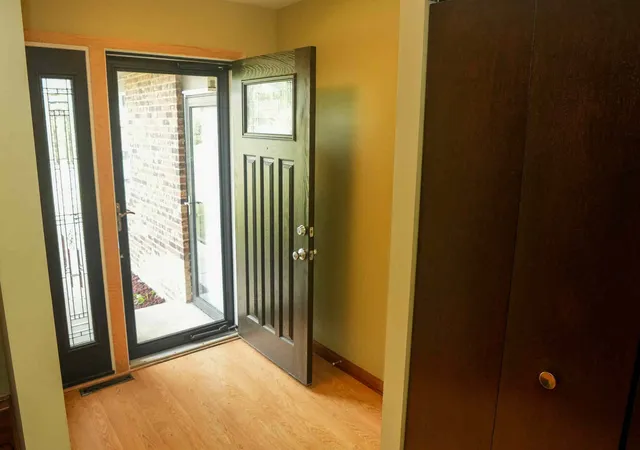 Photo 4 of Single family home for sale at 3103 Smoke Tree Ct, Hazel Crest, IL 60429 | MLS# 12760785 | Listing updated on 2026-09-21