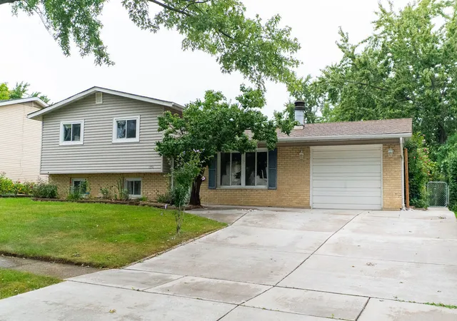 Photo 2 of Single family home for sale at 1551 Birch Ave, Hanover Park, IL 60133 | MLS# 12760799 | Listing updated on 2026-09-22