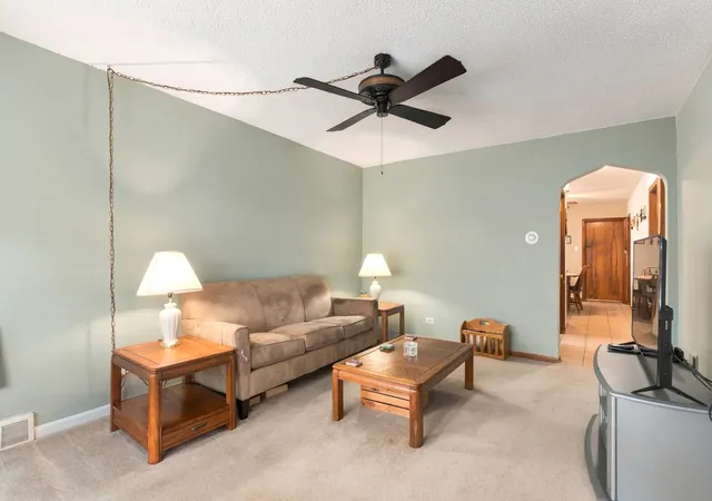 Photo 3 of Single family home for sale at 5340 S Mcvicker Ave, Chicago, IL 60638 | MLS# 12760825 | Listing updated on 2026-09-21