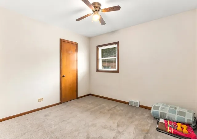 Photo 4 of Single family home for sale at 5340 S Mcvicker Ave, Chicago, IL 60638 | MLS# 12760825 | Listing updated on 2026-09-21