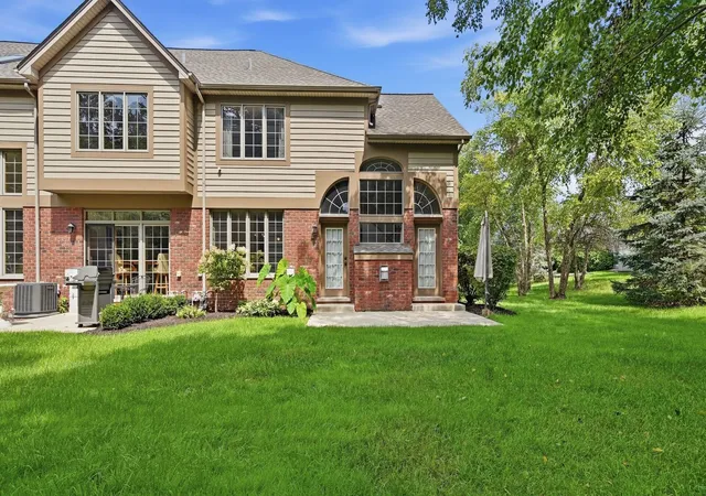 Photo 3 of Townhouse for sale at 3232 Lightning Ct, New Lenox, IL 60451 | MLS# 12760828 | Listing updated on 2026-09-21