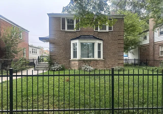 Photo 1 of Single family home for sale at 9939 S Paxton Ave, Chicago, IL 60617 | MLS# 12760833 | Listing updated on 2026-09-23