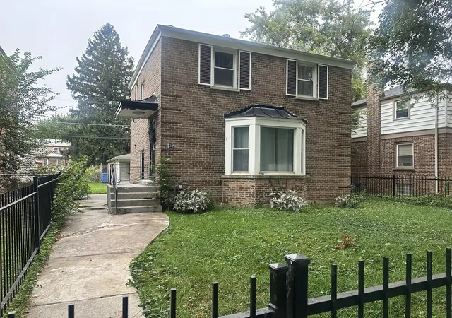 Photo 2 of Single family home for sale at 9939 S Paxton Ave, Chicago, IL 60617 | MLS# 12760833 | Listing updated on 2026-09-23