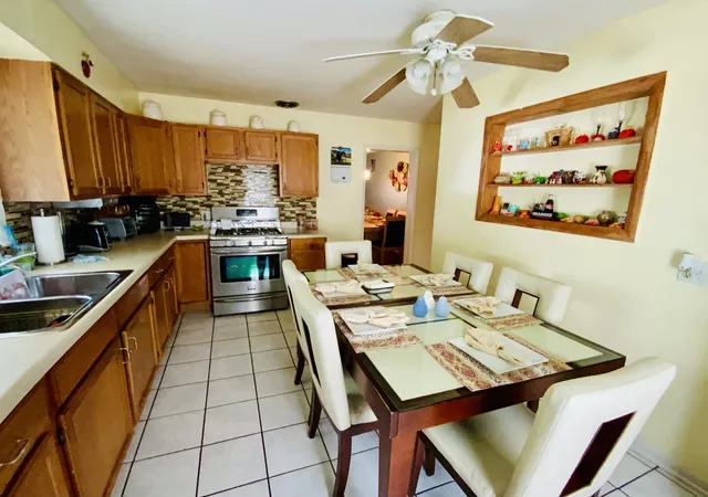 Photo 3 of Single family home for sale at 909 Prescott St, Waukegan, IL 60085 | MLS# 12760839 | Listing updated on 2026-09-22