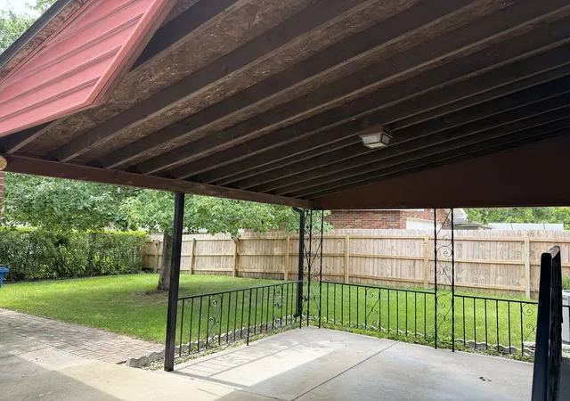 Photo 3 of Single family home for sale at 174 Linden Ln, Chicago Heights, IL 60411 | MLS# 12760846 | Listing updated on 2026-10-02