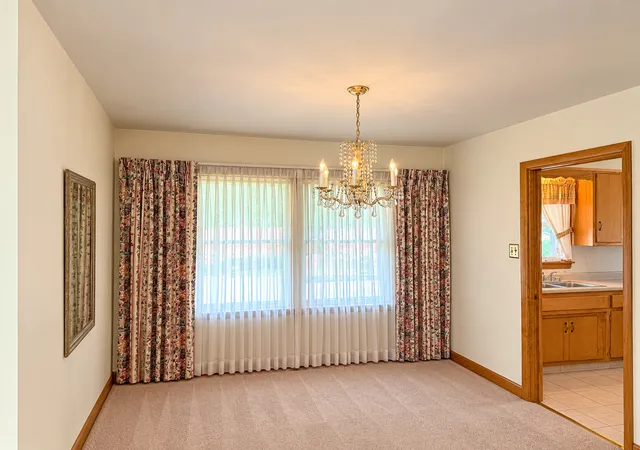 Photo 4 of Single family home for sale at 174 Linden Ln, Chicago Heights, IL 60411 | MLS# 12760846 | Listing updated on 2026-10-02