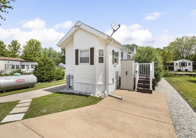 Photo 2 of Single family home for sale at 199 Tummy Tooth Ln, Wilmington, IL 60481 | MLS# 12760848 | Listing updated on 2026-09-22
