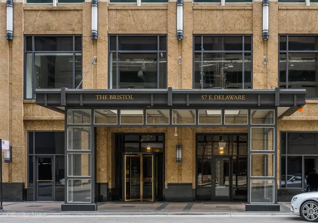 Photo 2 of Condo for sale at 57 E Delaware Pl #3503, Chicago, IL 60611 | MLS# 12760874 | Listing updated on 2026-10-06