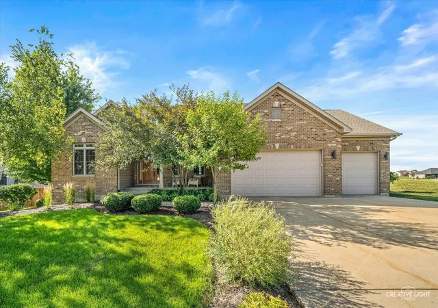 Single family home for sale at 724 Emanuel Ln, Sycamore, IL 60178 | MLS# 12760875