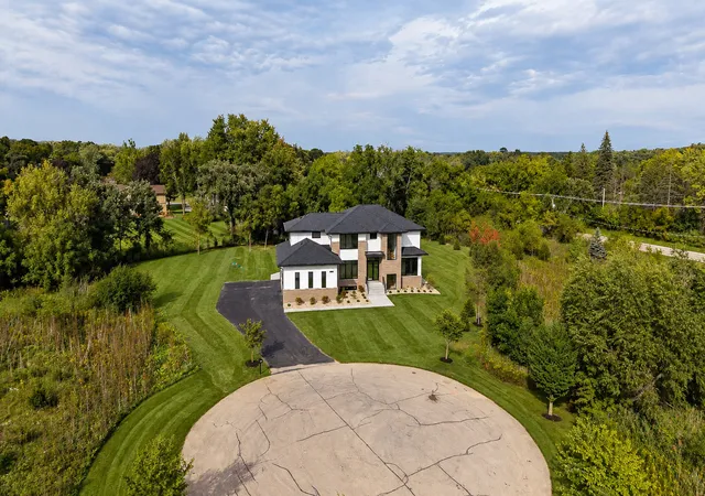 Photo 2 of Single family home for sale at 23589 N Owl Ct, Lake Barrington, IL 60010 | MLS# 12760877 | Listing updated on 2026-09-22