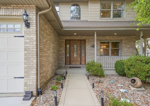 Photo 2 of Single family home for sale at 505 Buckingham Pl, Shorewood, IL 60404 | MLS# 12760881 | Listing updated on 2026-09-24