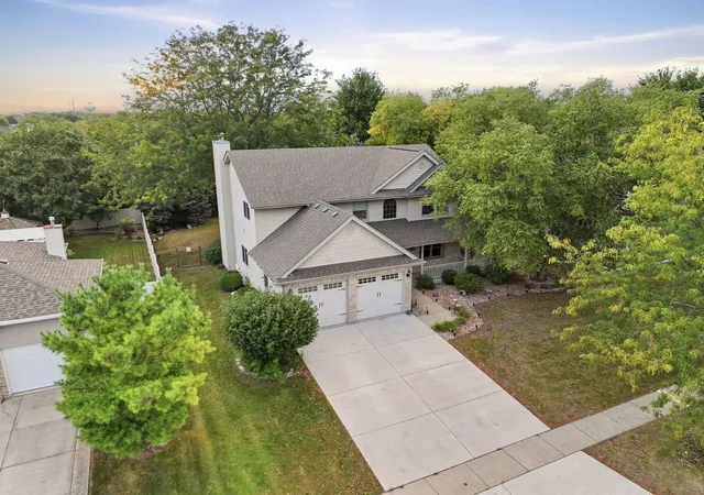 Photo 3 of Single family home for sale at 505 Buckingham Pl, Shorewood, IL 60404 | MLS# 12760881 | Listing updated on 2026-09-24