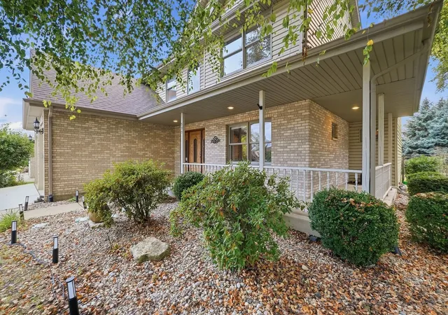 Photo 3 of Single family home for sale at 505 Buckingham Pl, Shorewood, IL 60404 | MLS# 12760881 | Listing updated on 2026-09-24