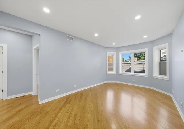 Listing Photo 4 - Condo for sale in building located at 4304 N Saint Louis Ave, Chicago, IL 60618 - Unit #1B
