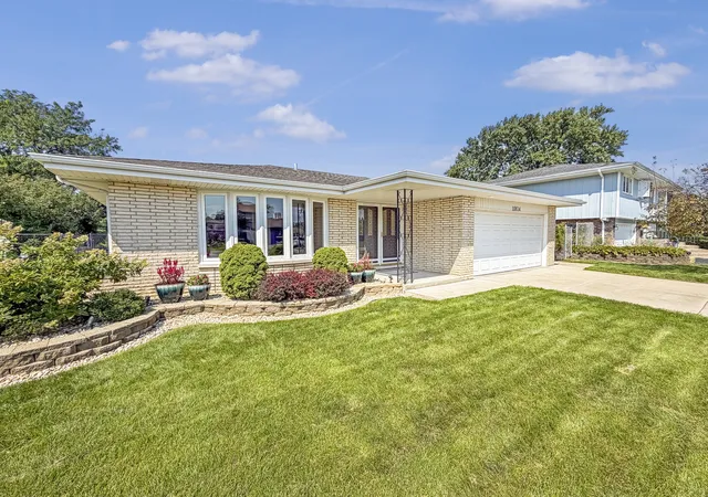 Photo 3 of Single family home for sale at 10614 South 84th Ave, Palos Hills, IL 60465 | MLS# 12760909 | Listing updated on 2026-09-22