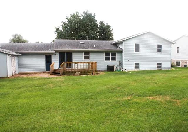Photo 4 of Single family home for sale at 419 Richmond Hl Dr, Geneseo, IL 61254 | MLS# 12760916 | Listing updated on 2026-09-22