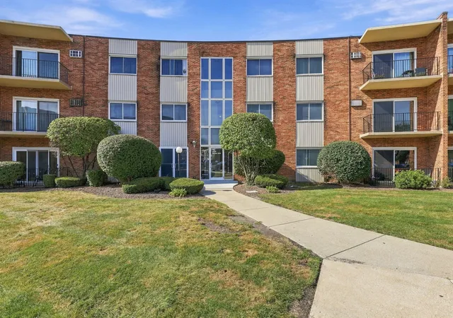 Photo 1 of Condo for sale at 9724 S Karlov Ave #304, Oak Lawn, IL 60453 | MLS# 12760923 | Listing updated on 2026-09-22
