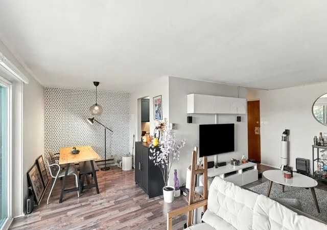 Photo 4 of Condo for sale at 9724 S Karlov Ave #304, Oak Lawn, IL 60453 | MLS# 12760923 | Listing updated on 2026-09-22