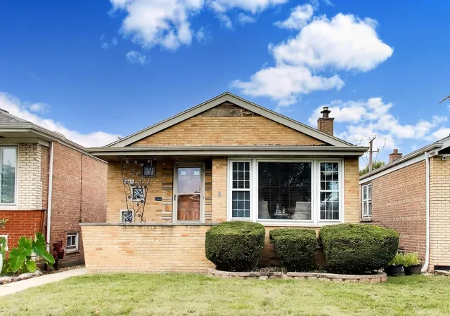 Photo 1 of Single family home for sale at 5652 S Parkside Ave, Chicago, IL 60638 | MLS# 12760926 | Listing updated on 2026-10-19
