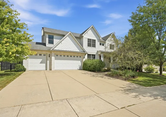 Photo 3 of Single family home for sale at 12520 Whisper Crk Way, Mokena, IL 60448 | MLS# 12760930 | Listing updated on 2026-09-22