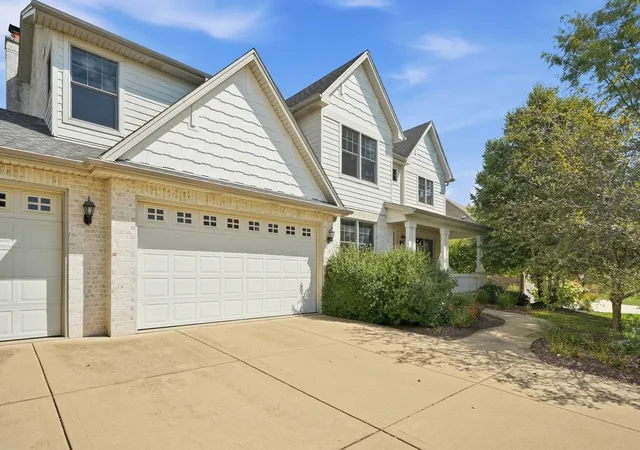Photo 3 of Single family home for sale at 12520 Whisper Crk Way, Mokena, IL 60448 | MLS# 12760930 | Listing updated on 2026-09-22
