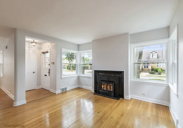 Photo 1 of Single family home for sale at 1501 N Jackson Ave, River Forest, IL 60305 | MLS# 12760933 | Listing updated on 2026-10-24