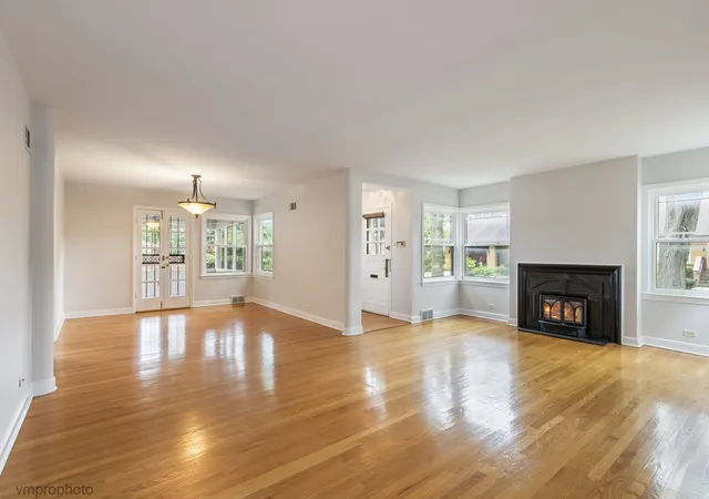 Photo 3 of Single family home for sale at 1501 N Jackson Ave, River Forest, IL 60305 | MLS# 12760933 | Listing updated on 2026-10-24