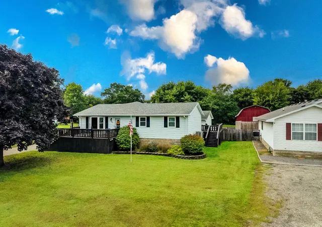 Photo 2 of Single family home for sale at 809 N Market St, Watseka, IL 60970 | MLS# 12760942 | Listing updated on 2026-09-23