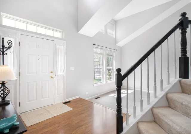 Photo 4 of Single family home for sale at 6233 Formoor Ln, Gurnee, IL 60031 | MLS# 12760978 | Listing updated on 2026-09-22