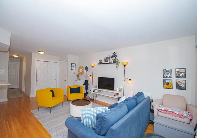 Photo 3 of Condo for sale at 2724 W Berwyn Ave #2B, Chicago, IL 60625 | MLS# 12760983 | Listing updated on 2026-09-22