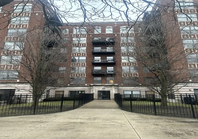 Condo for sale at 4537 S Drexel Blvd #203, Chicago, IL 60653 | MLS# 12760987