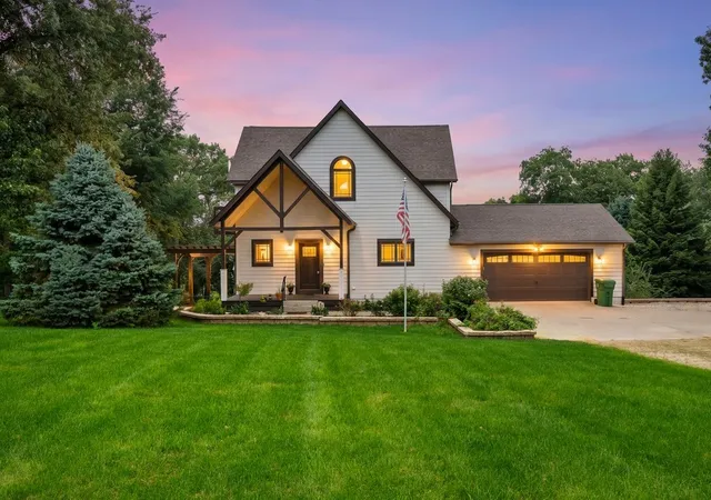 Single family home for sale at 3930 Brandy Ln, Clinton, IA 52732 | MLS# 12760999