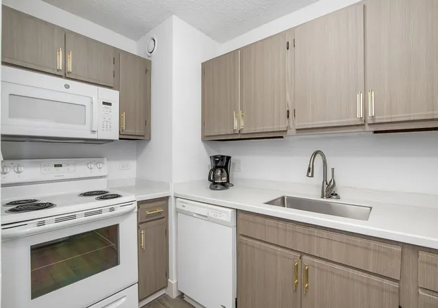 Photo 4 of Condo for sale at 1122 N Clark St #3104, Chicago, IL 60610 | MLS# 12761013 | Listing updated on 2026-09-16