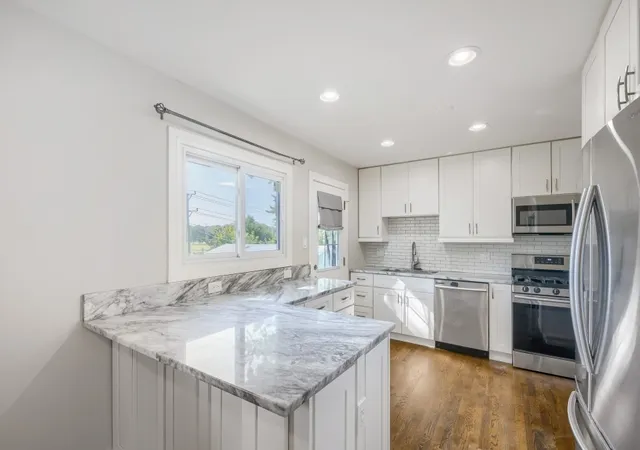 Photo 3 of Single family home for sale at 2050 Shepard Rd, Hoffman Estates, IL 60169 | MLS# 12761026 | Listing updated on 2026-10-07