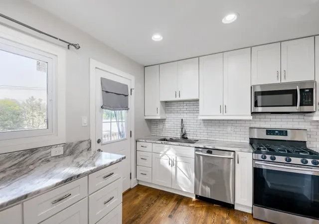 Photo 4 of Single family home for sale at 2050 Shepard Rd, Hoffman Estates, IL 60169 | MLS# 12761026 | Listing updated on 2026-10-07