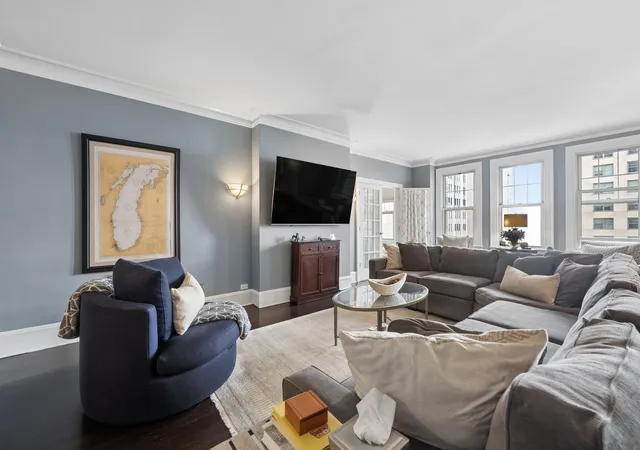 Photo 3 of Condo for sale at 5000 S E End Ave #15C, Chicago, IL 60615 | MLS# 12761034 | Listing updated on 2026-10-01