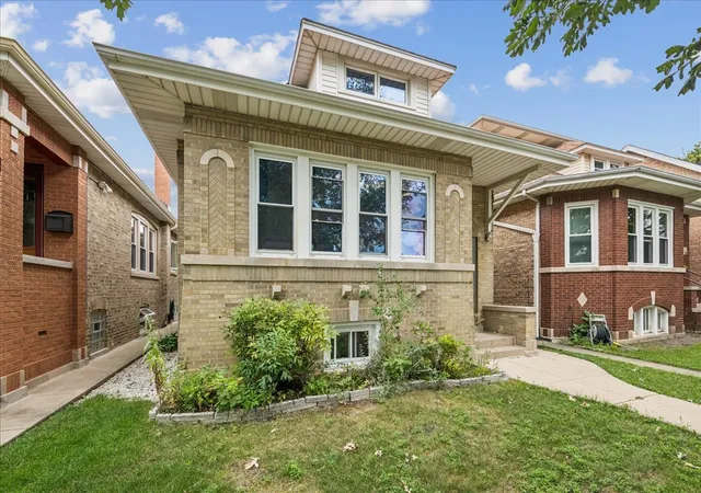 Photo 1 of Single family home for sale at 5325 N Linder Ave, Chicago, IL 60630 | MLS# 12761037 | Listing updated on 2026-09-23