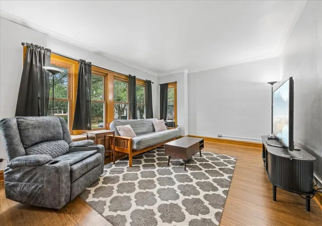 Photo 3 of Single family home for sale at 5325 N Linder Ave, Chicago, IL 60630 | MLS# 12761037 | Listing updated on 2026-09-23
