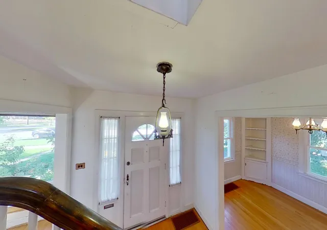 Photo 1 of Single family home for sale at 305 N Charlotte St, Lombard, IL 60148 | MLS# 12761046 | Listing updated on 2026-10-09