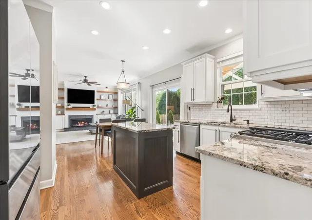 Photo 4 of Single family home for sale at 16557 Watters Dr, Lockport, IL 60441 | MLS# 12761048 | Listing updated on 2026-09-22