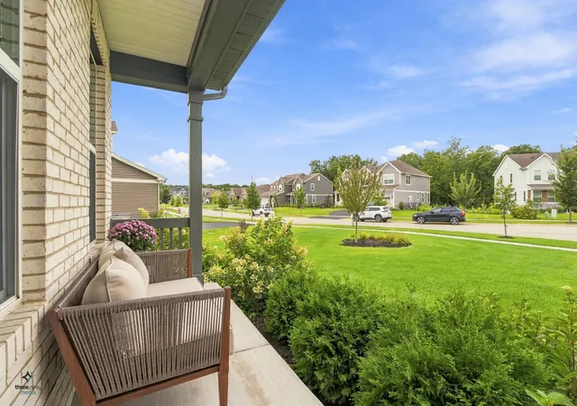 Photo 3 of Single family home for sale at 1165 Overhill Ct, Crystal Lake, IL 60012 | MLS# 12761073 | Listing updated on 2026-10-05