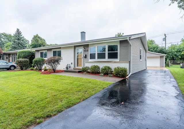 Single family home for sale at 513 E Highland Ave, Mount Prospect, IL 60056 | MLS# 12761083