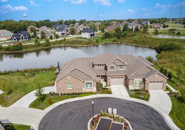 Photo 2 of Townhouse for sale at 8918 Buffington Breakwater Dr, Frankfort, IL 60423 | MLS# 12761097 | Listing updated on 2026-10-06