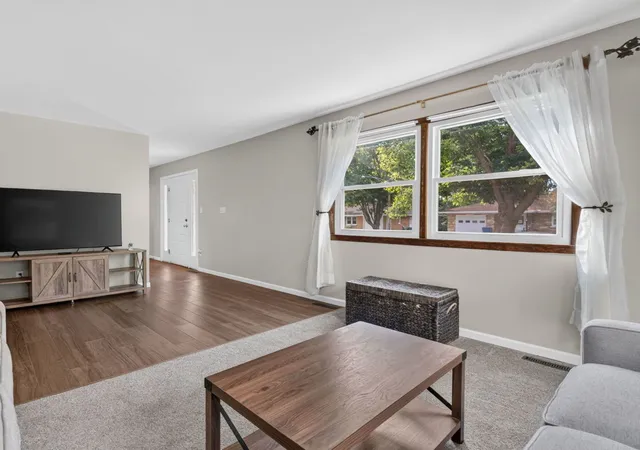 Photo 3 of Single family home for sale at 520 Johnson Ave, Morris, IL 60450 | MLS# 12761102 | Listing updated on 2026-10-05