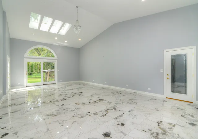 Photo 3 of Single family home for sale at 5n712 Garden Ave, Roselle, IL 60172 | MLS# 12761114 | Listing updated on 2026-09-25