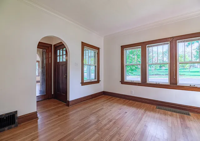 Photo 3 of Single family home for sale at 224 S Walnut St, Itasca, IL 60143 | MLS# 12761117 | Listing updated on 2026-10-07