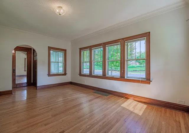 Photo 4 of Single family home for sale at 224 S Walnut St, Itasca, IL 60143 | MLS# 12761117 | Listing updated on 2026-10-07