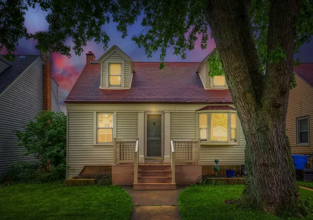 Photo 1 of Single family home for sale at 10743 S Kedzie Ave, Chicago, IL 60655 | MLS# 12761140 | Listing updated on 2026-09-22