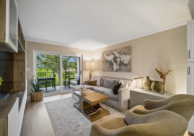 Listing Photo 4 - Condo for sale in building located at 500 Lake Vw Ave, Highwood, IL 60040 - Unit #2B